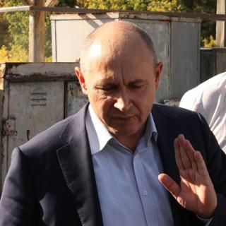 На фото - Алексей Решетников